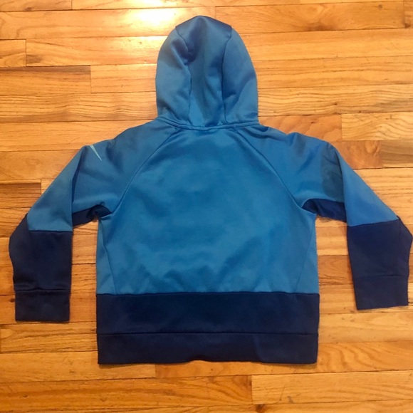 NIKE kids blue dri-fit therma hoodie with front pocket, size medium - Picture 2 of 4